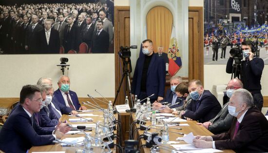 Заседания фракций Госдумы, посвященные утверждению кандидатур в члены Правительства РФ