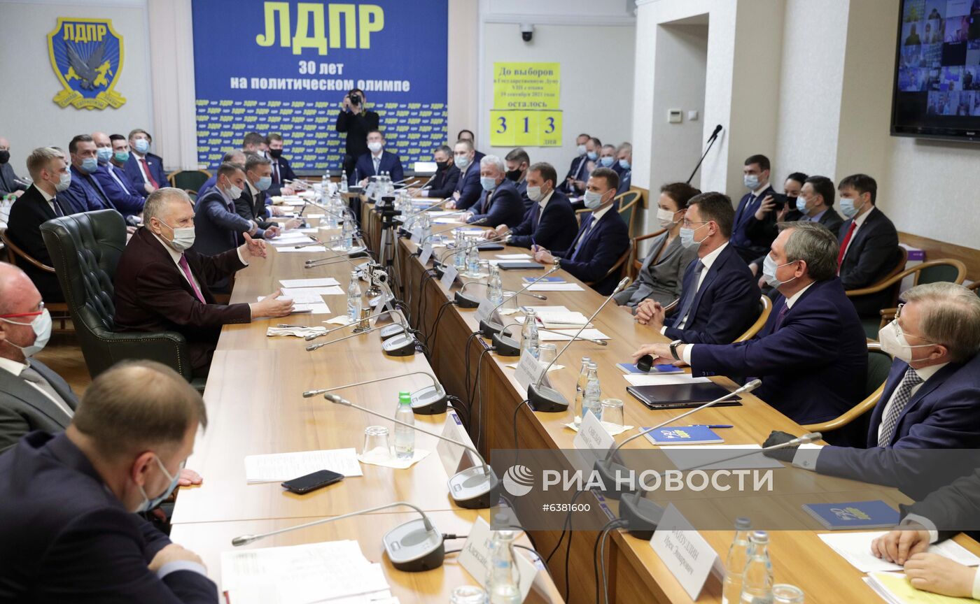 Заседания фракций Госдумы, посвященные утверждению кандидатур в члены Правительства РФ