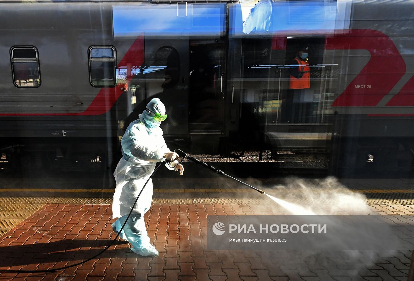 Дезинфекция железнодорожного вокзала в Красноярске