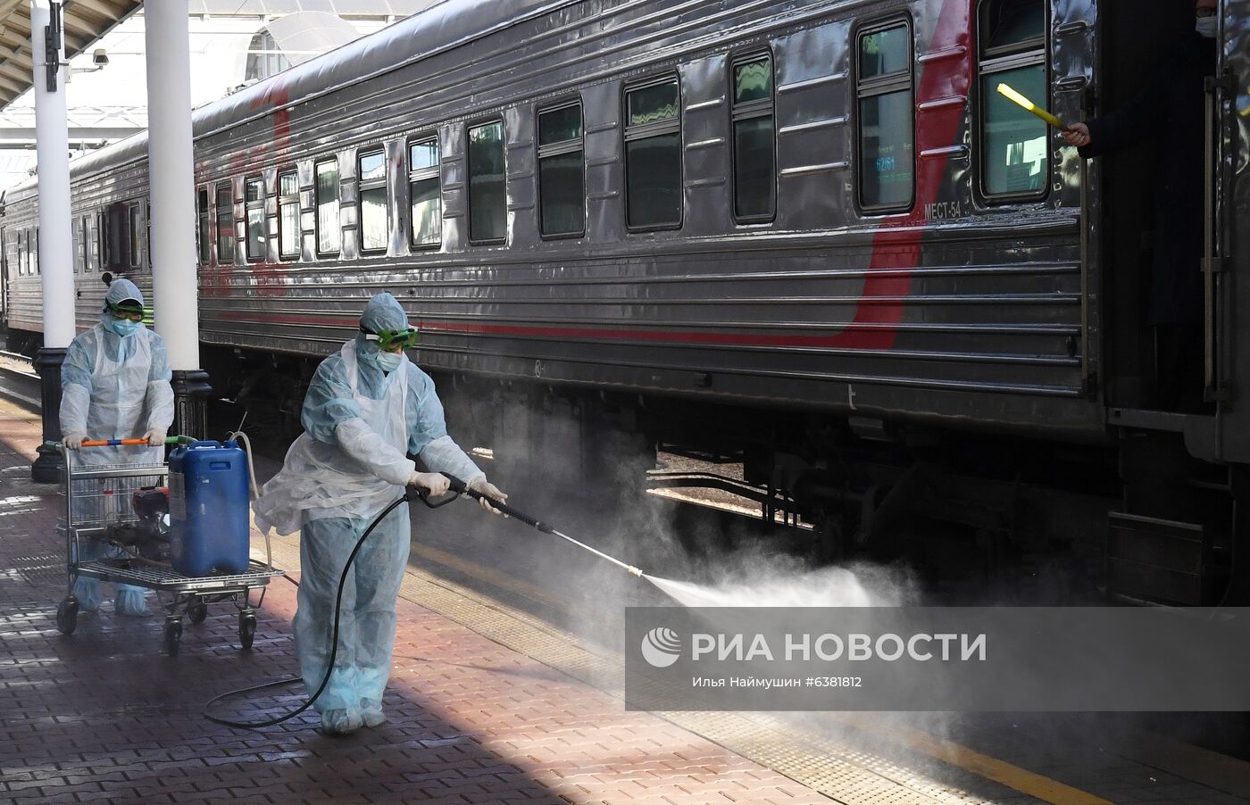 Дезинфекция железнодорожного вокзала в Красноярске