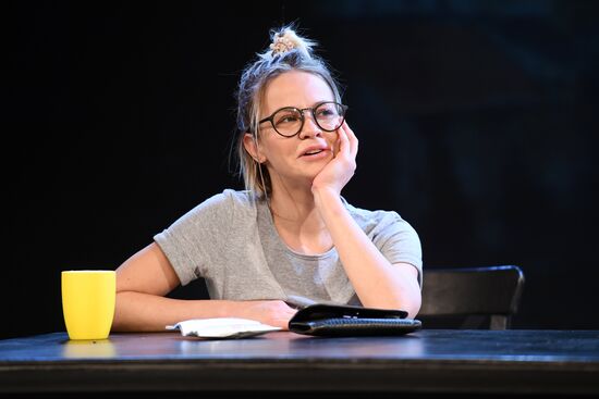 Спектакль "Обычный конец света" в театре имени А. С. Пушкина