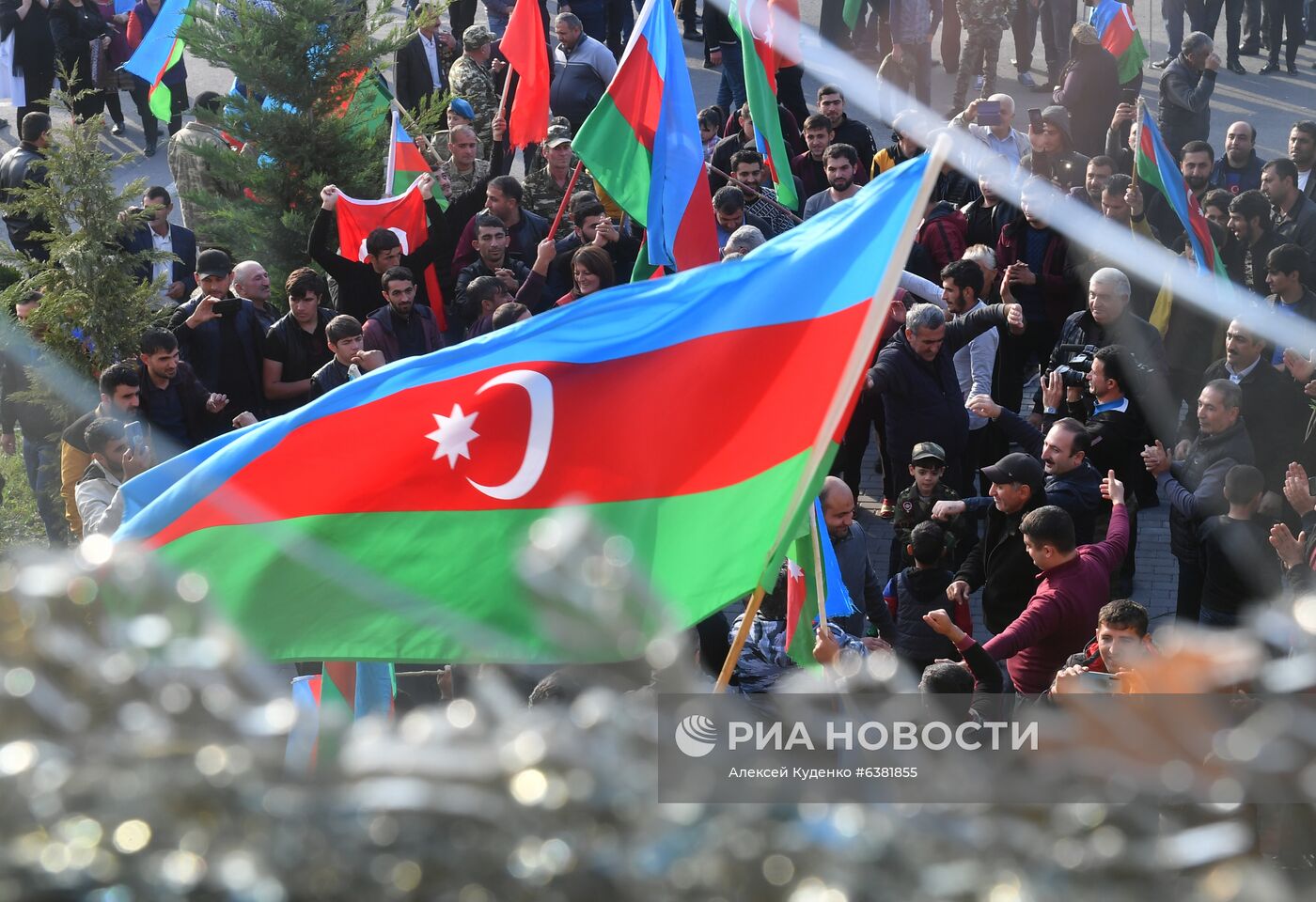 Ситуация в Азербайджане после принятия совместного заявления РФ, Азербайджана и Армении о прекращении огня в Карабахе