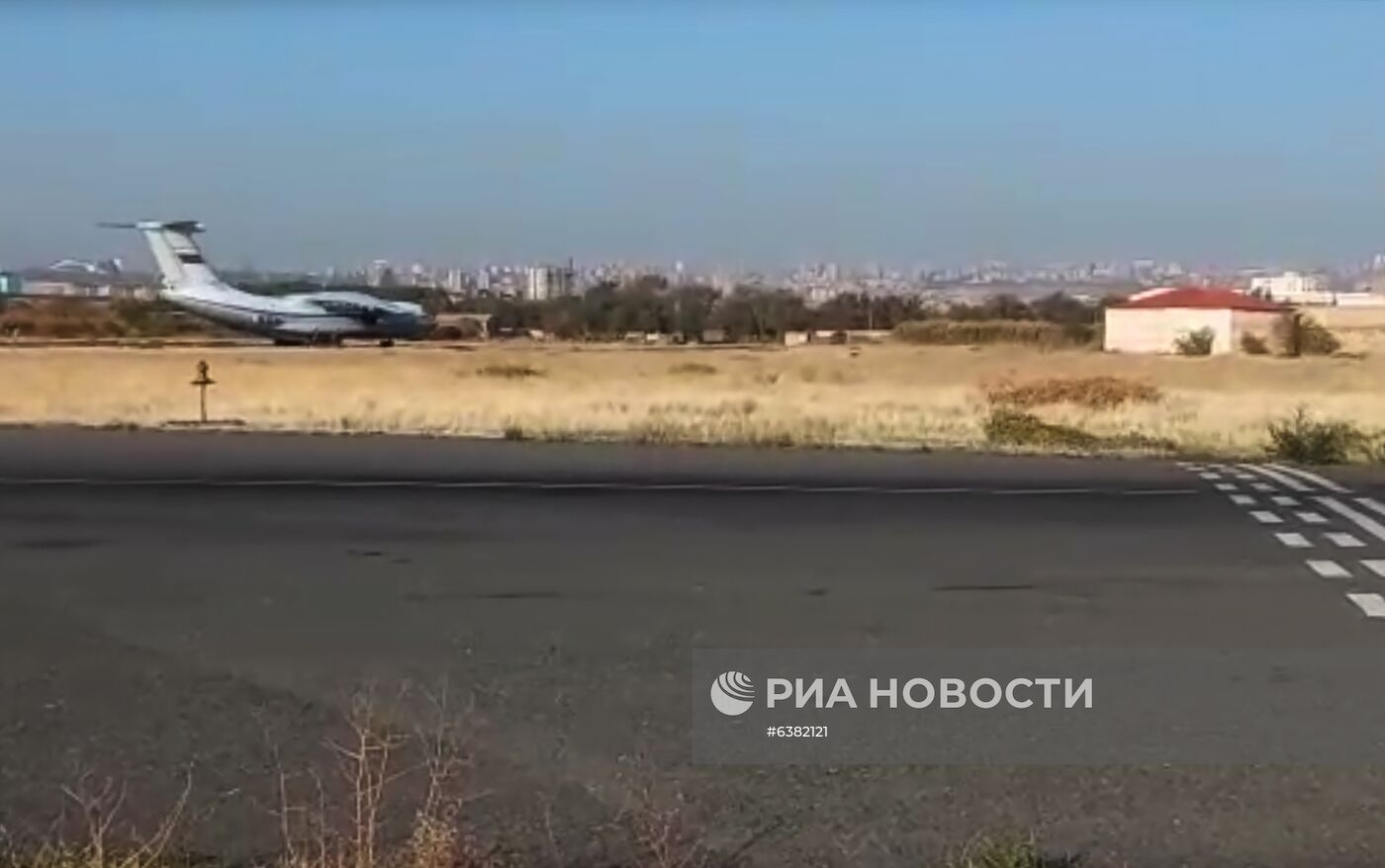 Прибытие российских миротворческих сил в Армению для урегулирования конфликта в Нагорном Карабахе