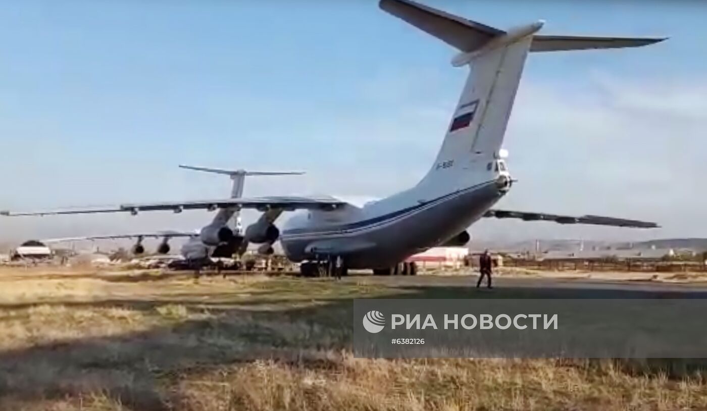 Прибытие российских миротворческих сил в Армению для урегулирования конфликта в Нагорном Карабахе