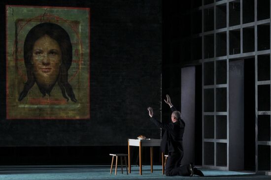 Спектакль "Бесы Достоевского" в Театре на Малой Бронной