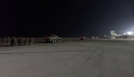 Прибытие российских миротворческих сил в Армению для урегулирования конфликта в Нагорном Карабахе