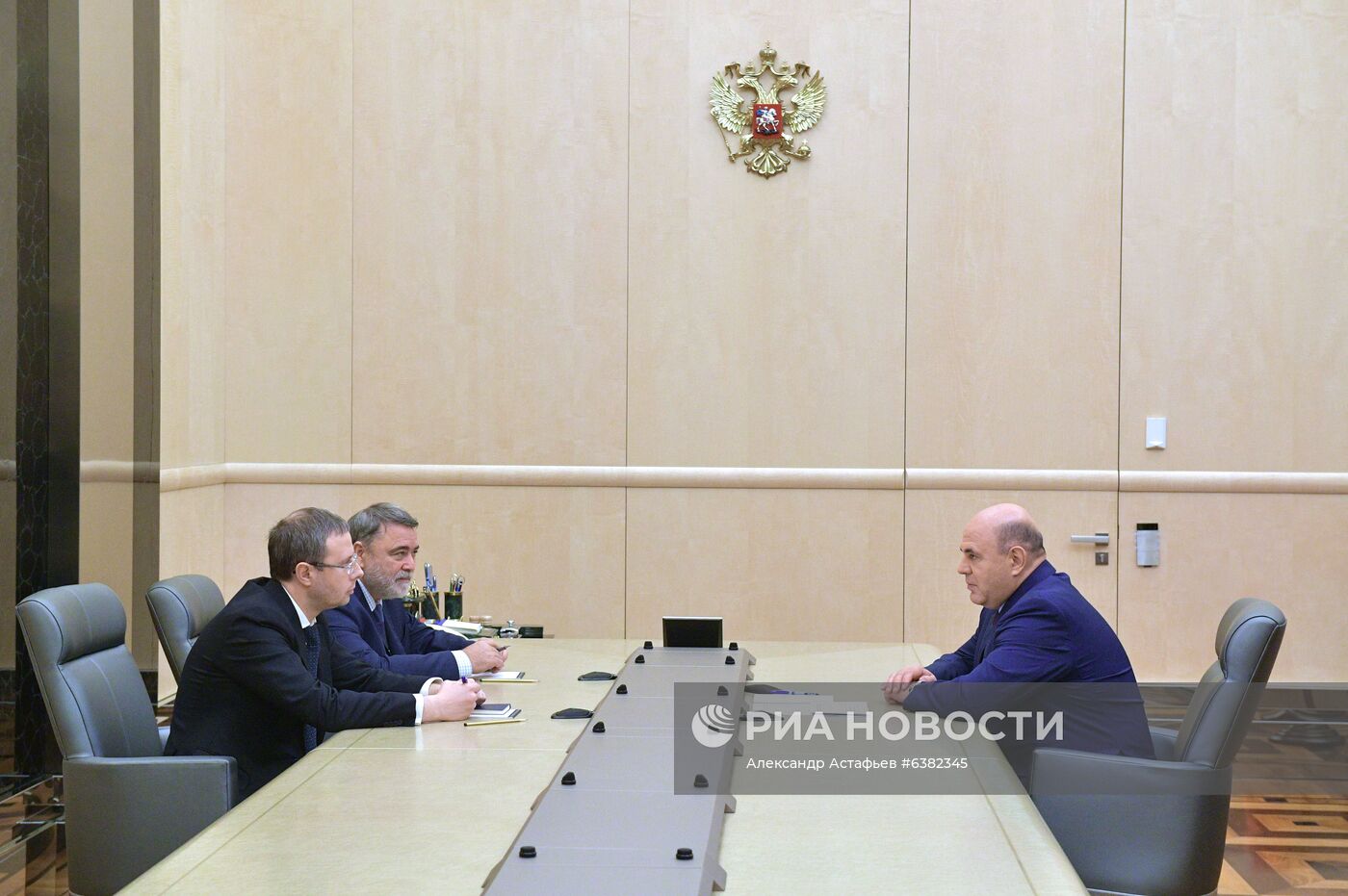 Премьер-министр РФ М. Мишустин встретился с И. Артемьевым и М. Шаскольским