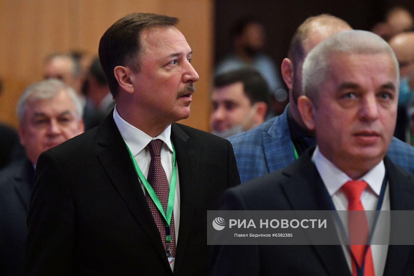 Руководитель межведомственного координационного штаба по возвращению беженцев и внутренне перемещенных лиц Михаил Мизинцев, чрезвычайный и полномочный посол РФ в Сирии Александр Ефимов, спецпредставитель президента РФ по сирийскому урегулированию Александр Лаврентьев (справа налево) на Международной конференции по возвращению сирийских беженцев в Дамаске. Место: Сирия, Дамаск. Автор: Павел Бедняков/РИА Новости. Конференция по возвращению сирийских беженцев