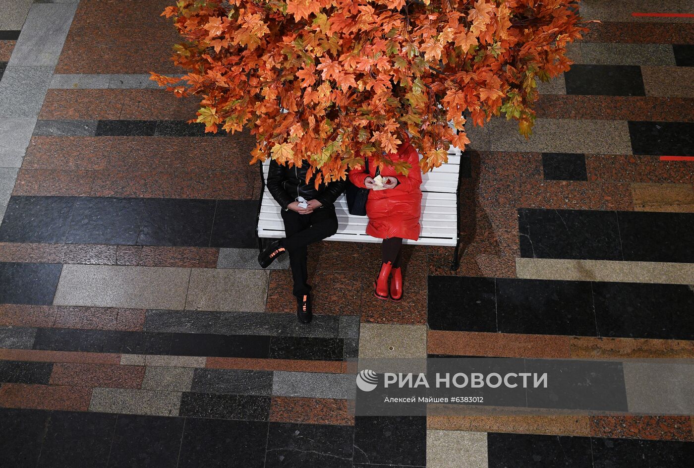 Посетители ГУМа