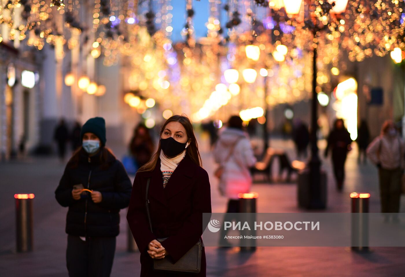 Иллюминация на Никольской улице в Москве