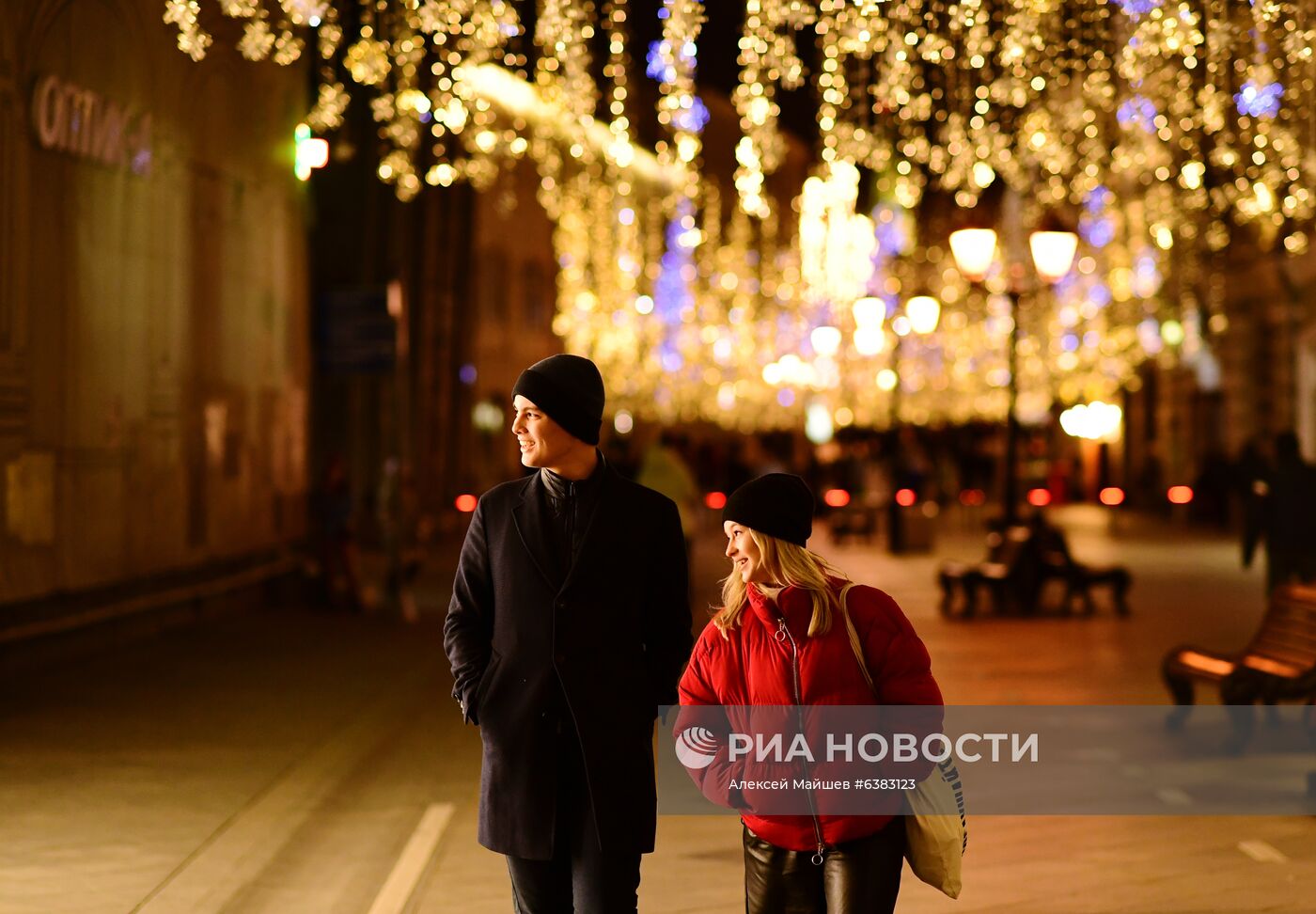 Иллюминация на Никольской улице в Москве