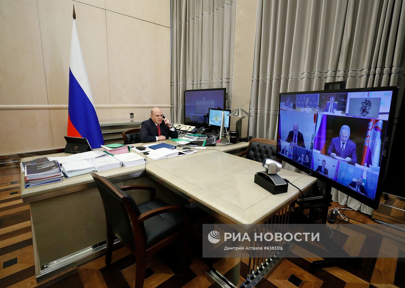 Премьер-министр РФ М. Мишустин провел заседание правительства РФ