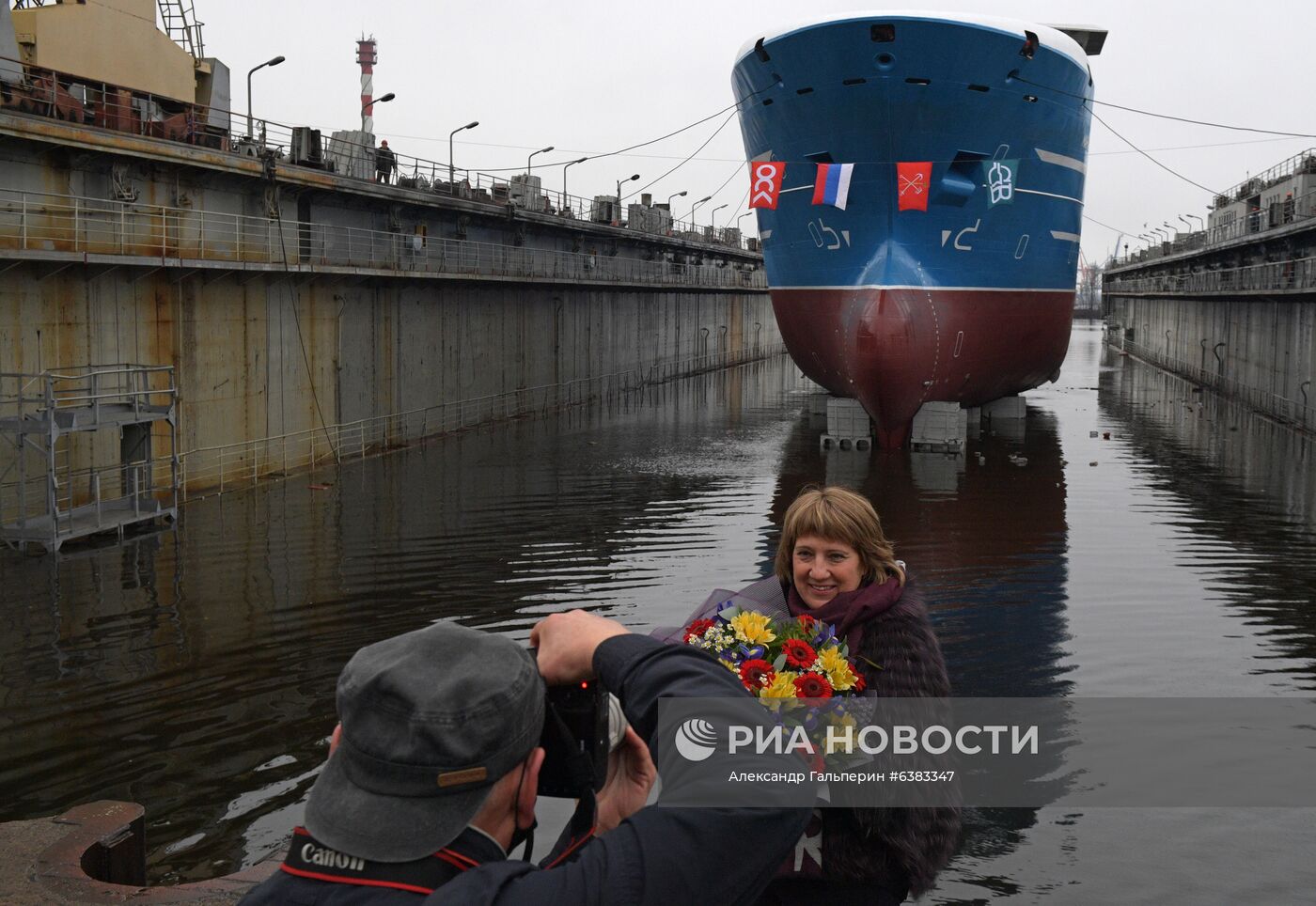 Спуск на воду ярусолова "Марлин" в Санкт-Петербурге