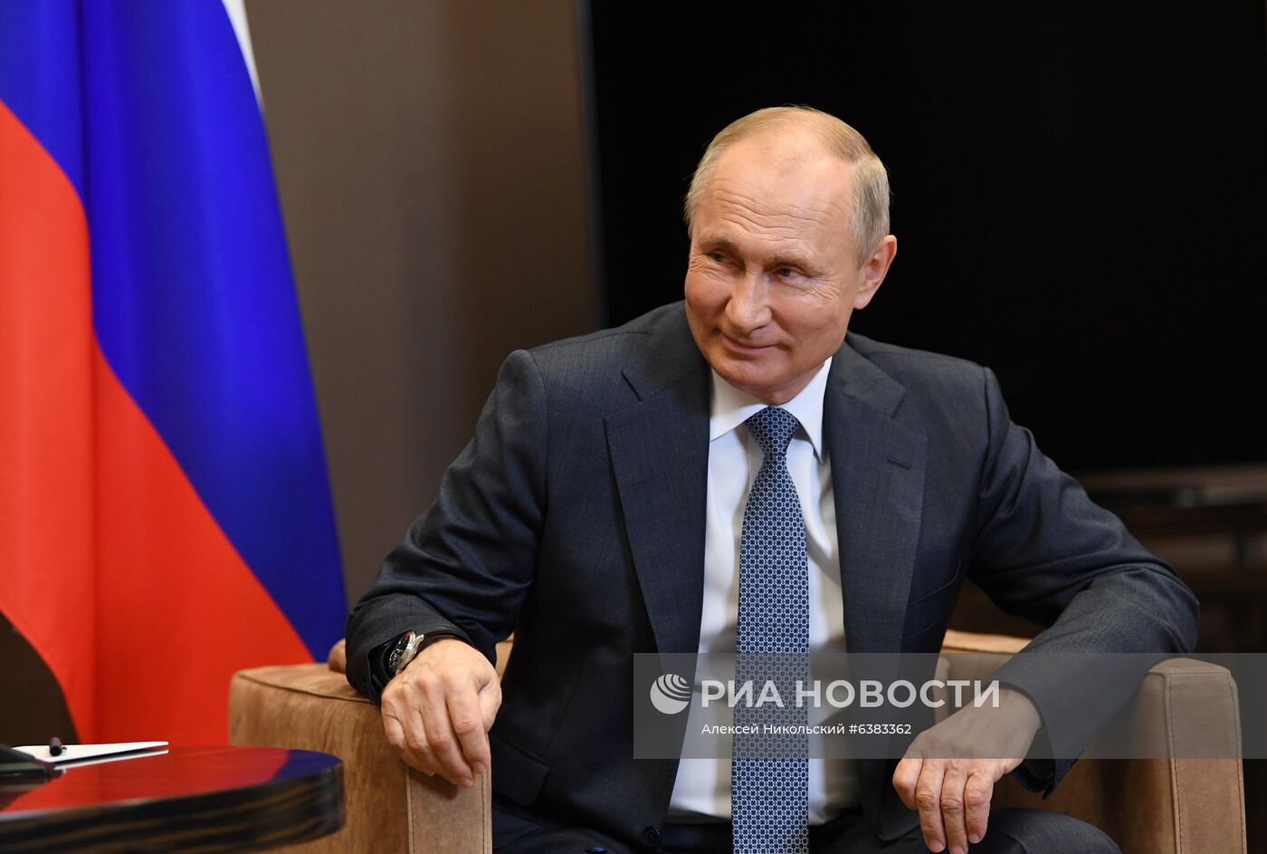 Президент РФ В. Путин встретился с президентом Абхазии Асланом Бжанией