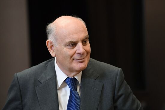 Президент РФ В. Путин встретился с президентом Абхазии Асланом Бжанией