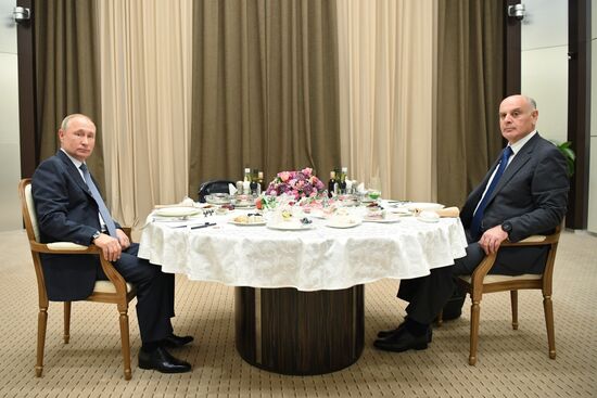 Президент РФ В. Путин встретился с президентом Абхазии Асланом Бжанией