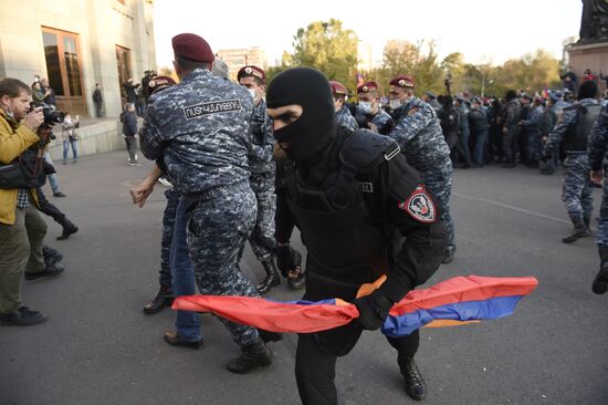 Митинг оппозиции в Ереване