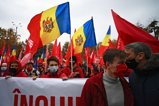 Митинг в поддержку действующего президента Молдавии И. Додона