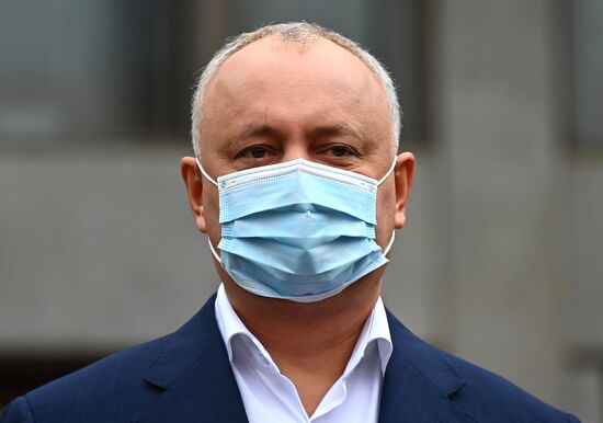 Митинг в поддержку действующего президента Молдавии И. Додона