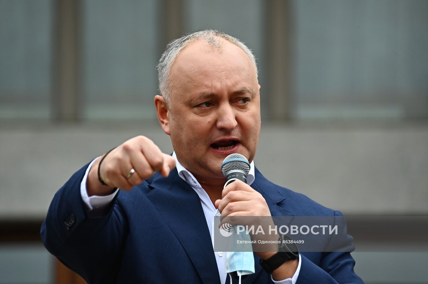 Митинг в поддержку действующего президента Молдавии И. Додона