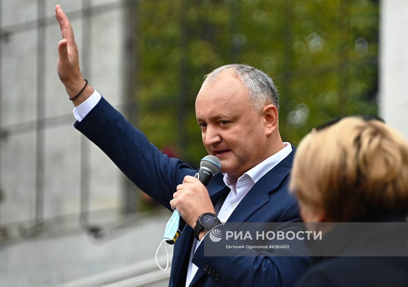 Митинг в поддержку действующего президента Молдавии И. Додона