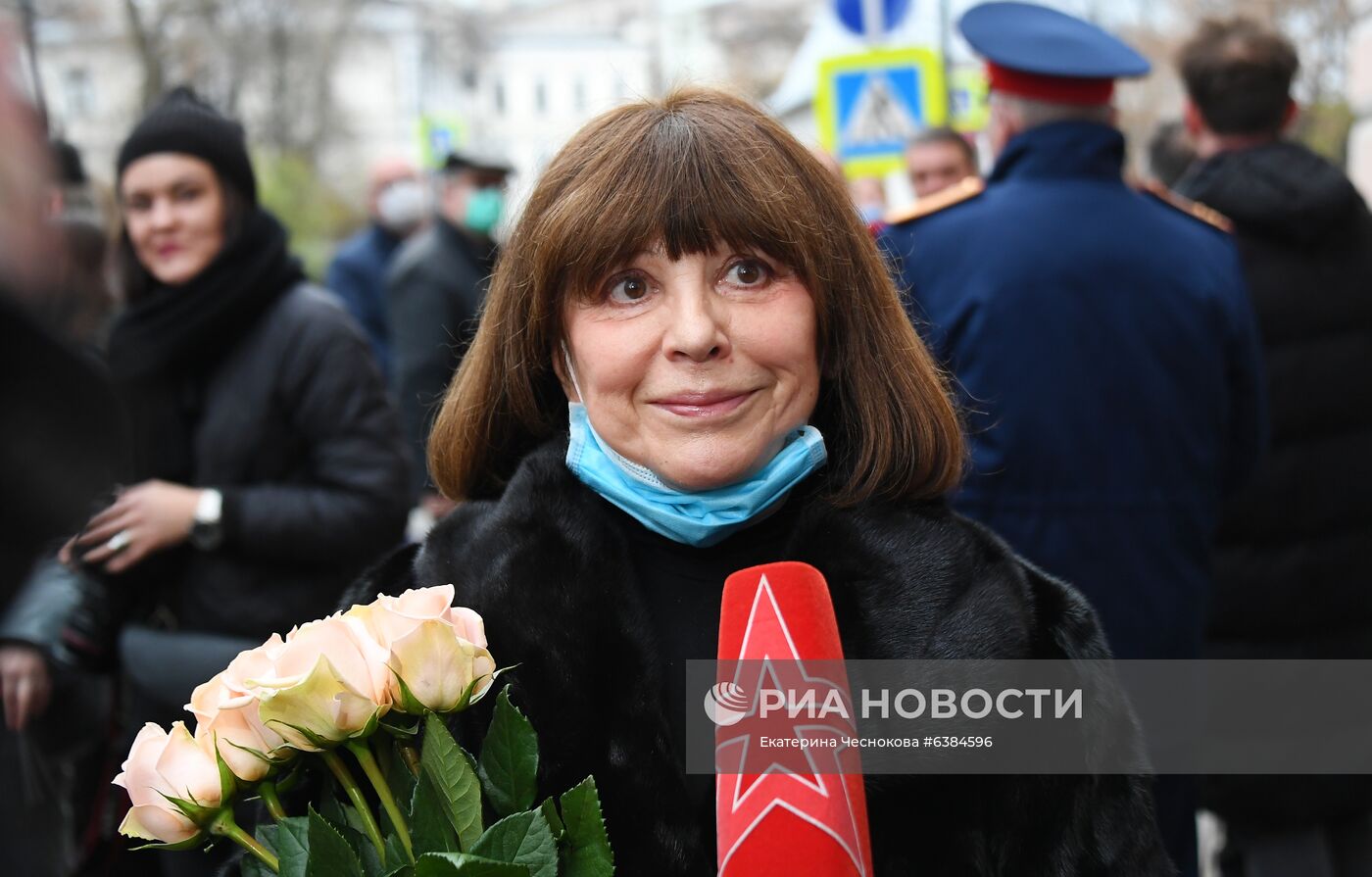 Открытие мемориальной доски В. Этушу