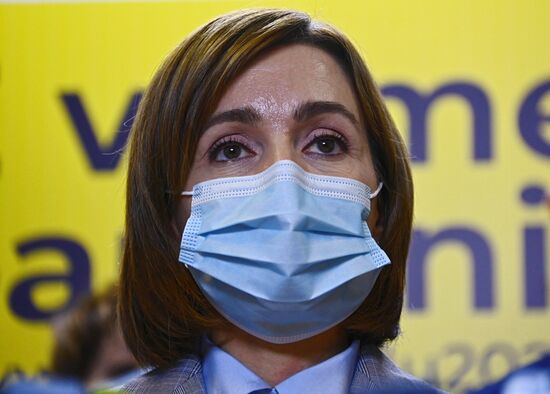 Пресс-конференция кандидата в президента Молдавии М. Санду