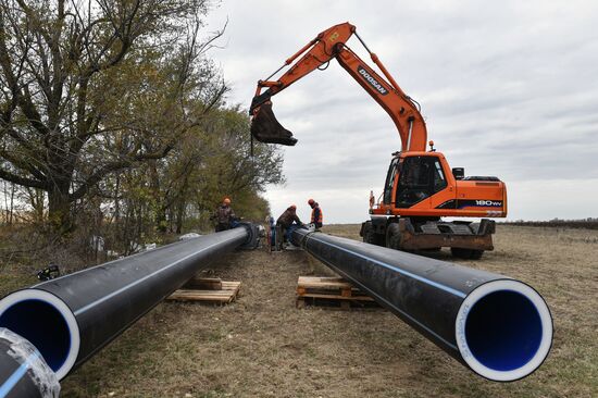 В Крыму началась укладка труб нового водовода для Симферополя