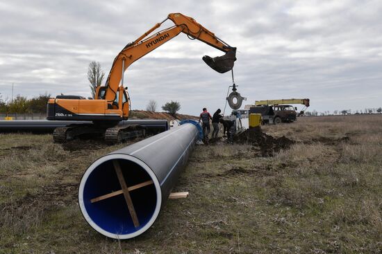 В Крыму началась укладка труб нового водовода для Симферополя