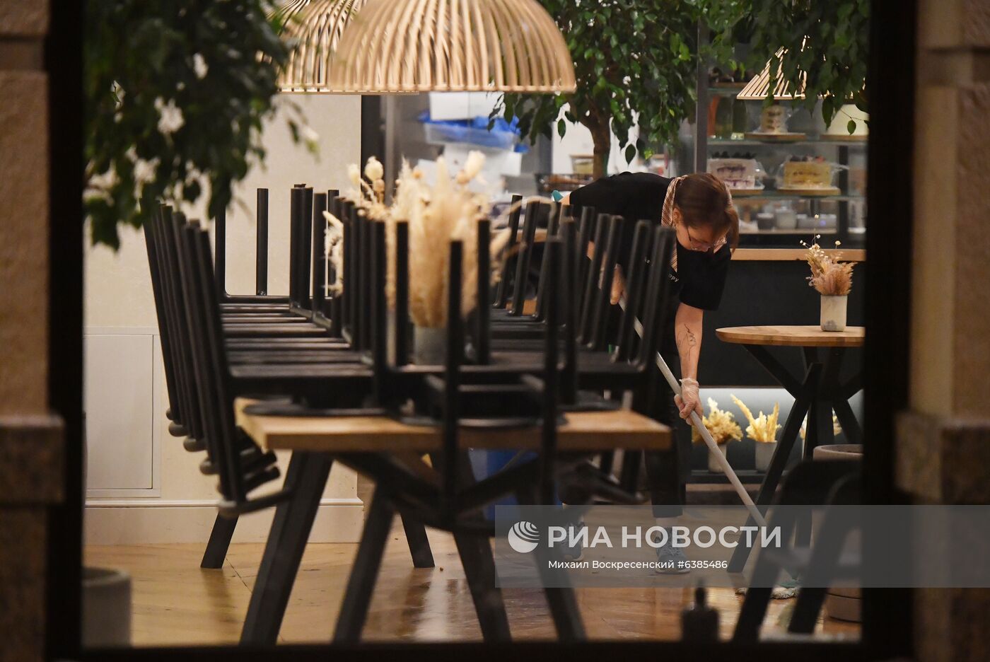 Закрытие баров и ресторанов Москвы в ночное время из-за коронавируса