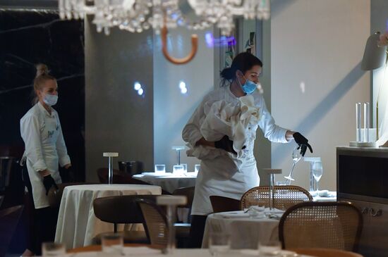 Закрытие баров и ресторанов Москвы в ночное время из-за коронавируса