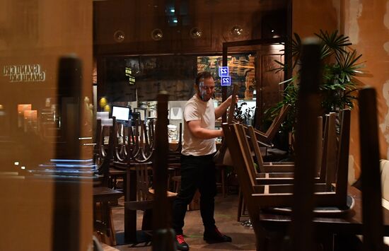 Закрытие баров и ресторанов Москвы в ночное время из-за коронавируса