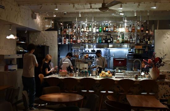 Закрытие баров и ресторанов Москвы в ночное время из-за коронавируса