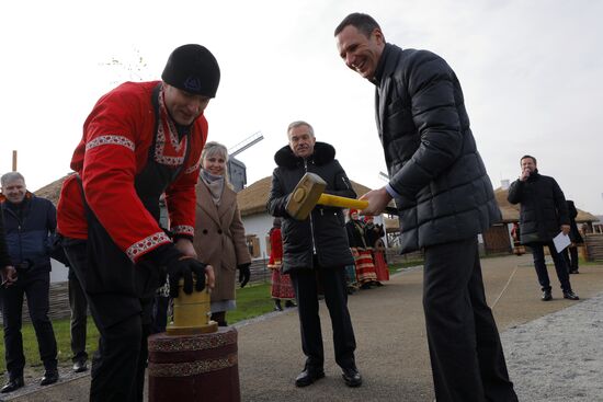 Этнодеревня "Слобожанщина" в Белгородской области