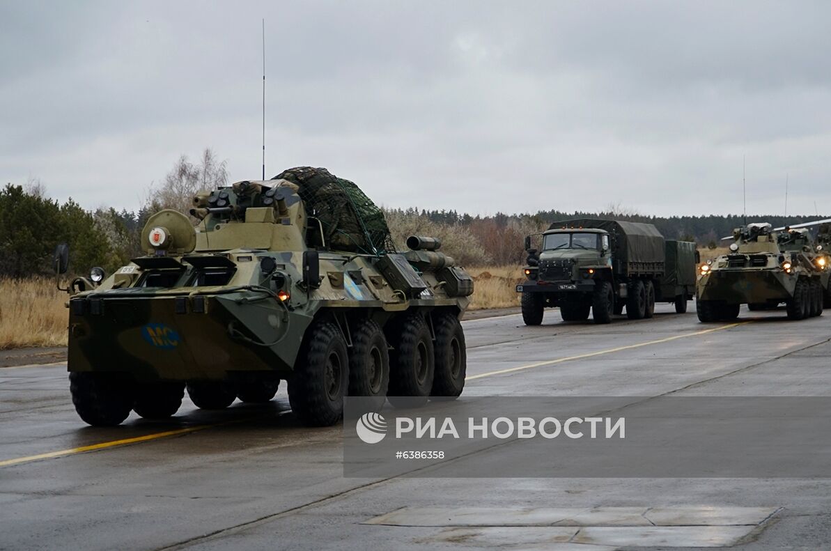 Доставка бронетехники и личного состава российских миротворцев в Армению  самолетами Ан-124 