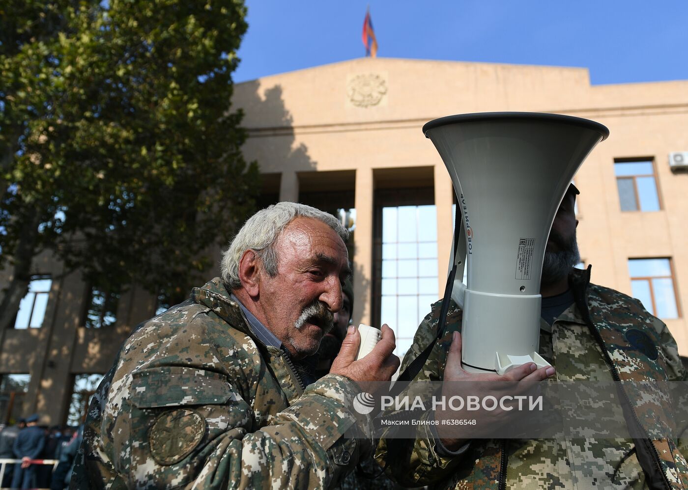 Митинг за освобождение подозреваемых в покушении на премьер-министра Армении Н. Пашиняна