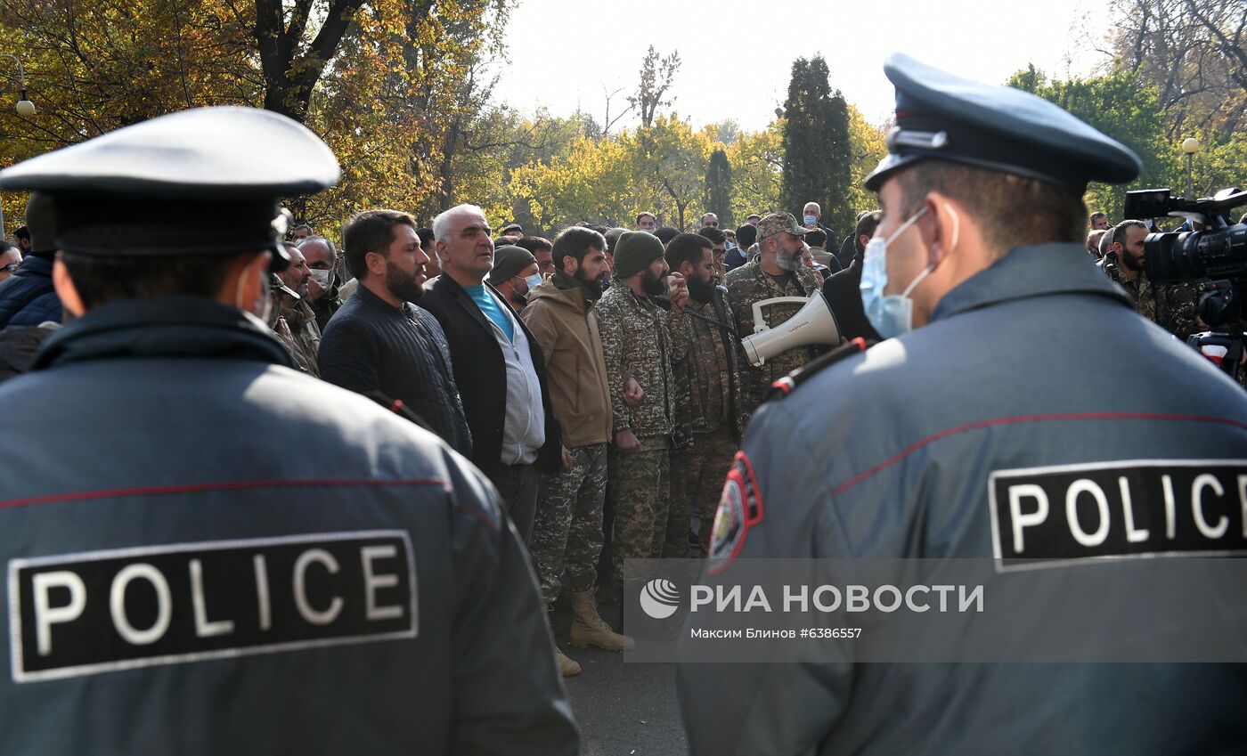 Митинг за освобождение подозреваемых в покушении на премьер-министра Армении Н. Пашиняна