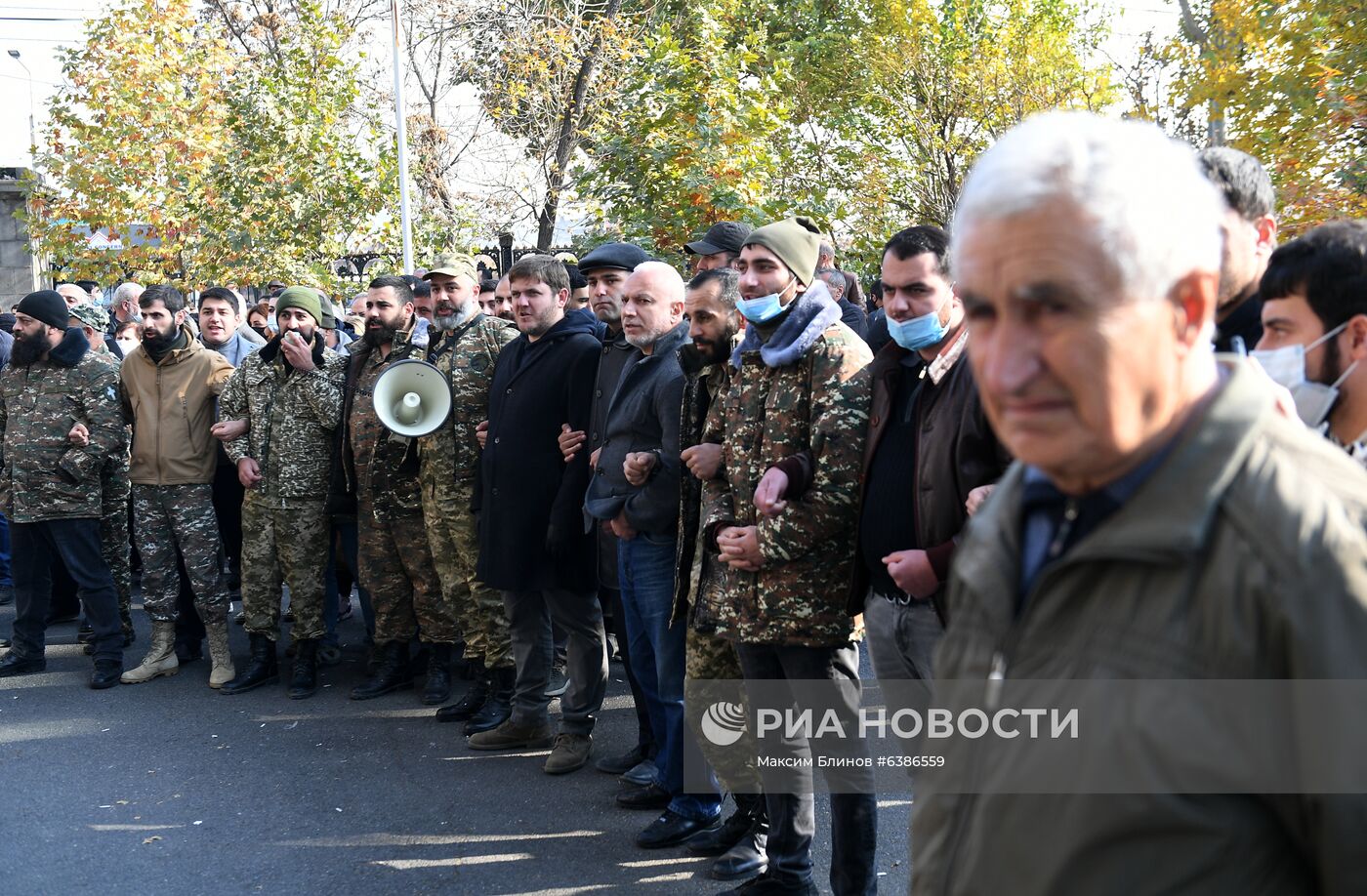 Митинг за освобождение подозреваемых в покушении на премьер-министра Армении Н. Пашиняна