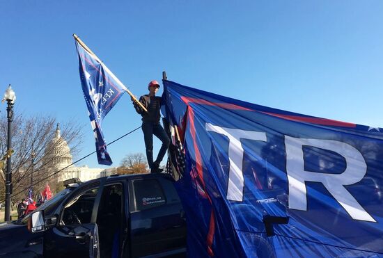 Акция в поддержку Трампа в Вашингтоне