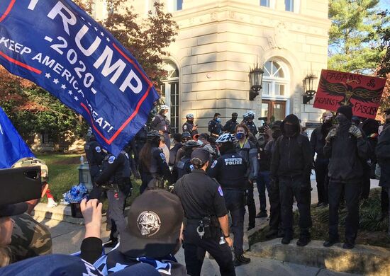 Акция в поддержку Трампа в Вашингтоне