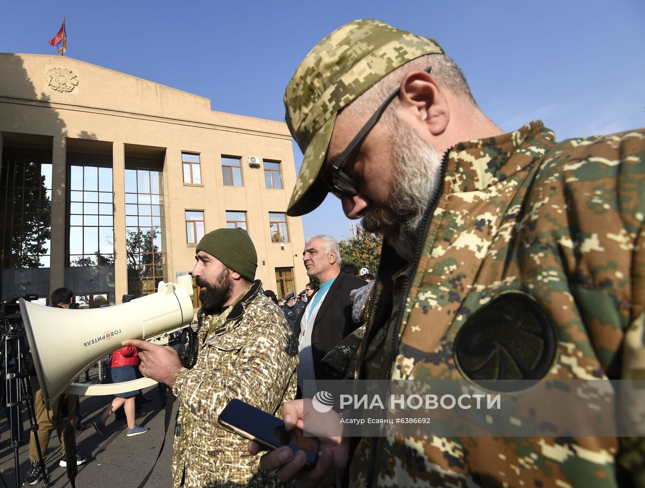 Митинг за освобождение подозреваемых в покушении на премьер-министра Армении Н. Пашиняна