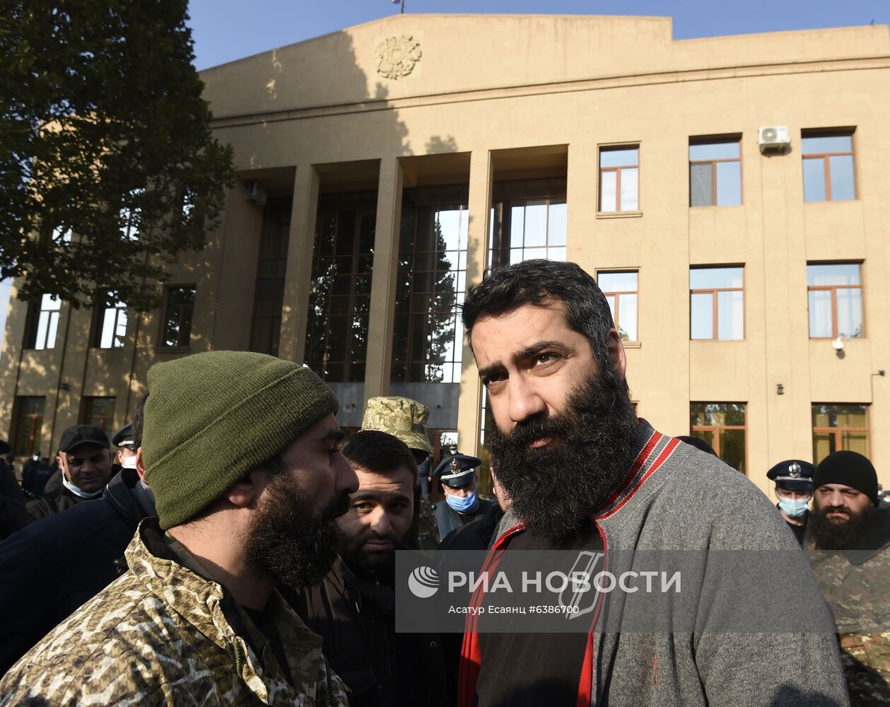 Митинг за освобождение подозреваемых в покушении на премьер-министра Армении Н. Пашиняна