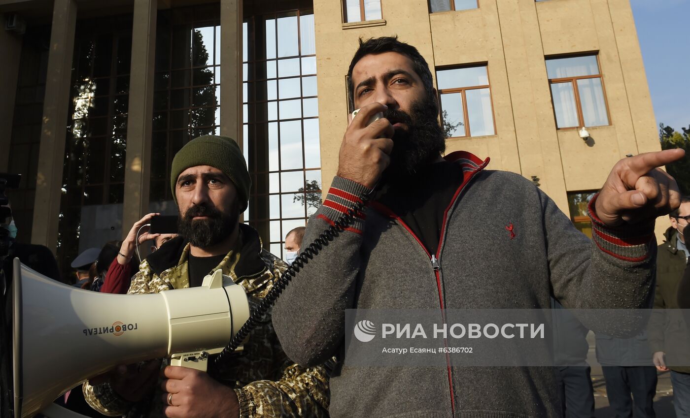 Митинг за освобождение подозреваемых в покушении на премьер-министра Армении Н. Пашиняна