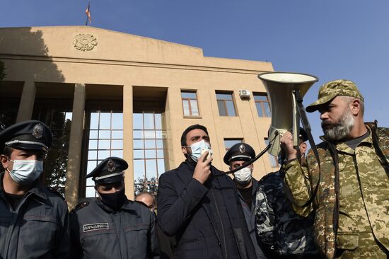 Митинг за освобождение подозреваемых в покушении на премьер-министра Армении Н. Пашиняна