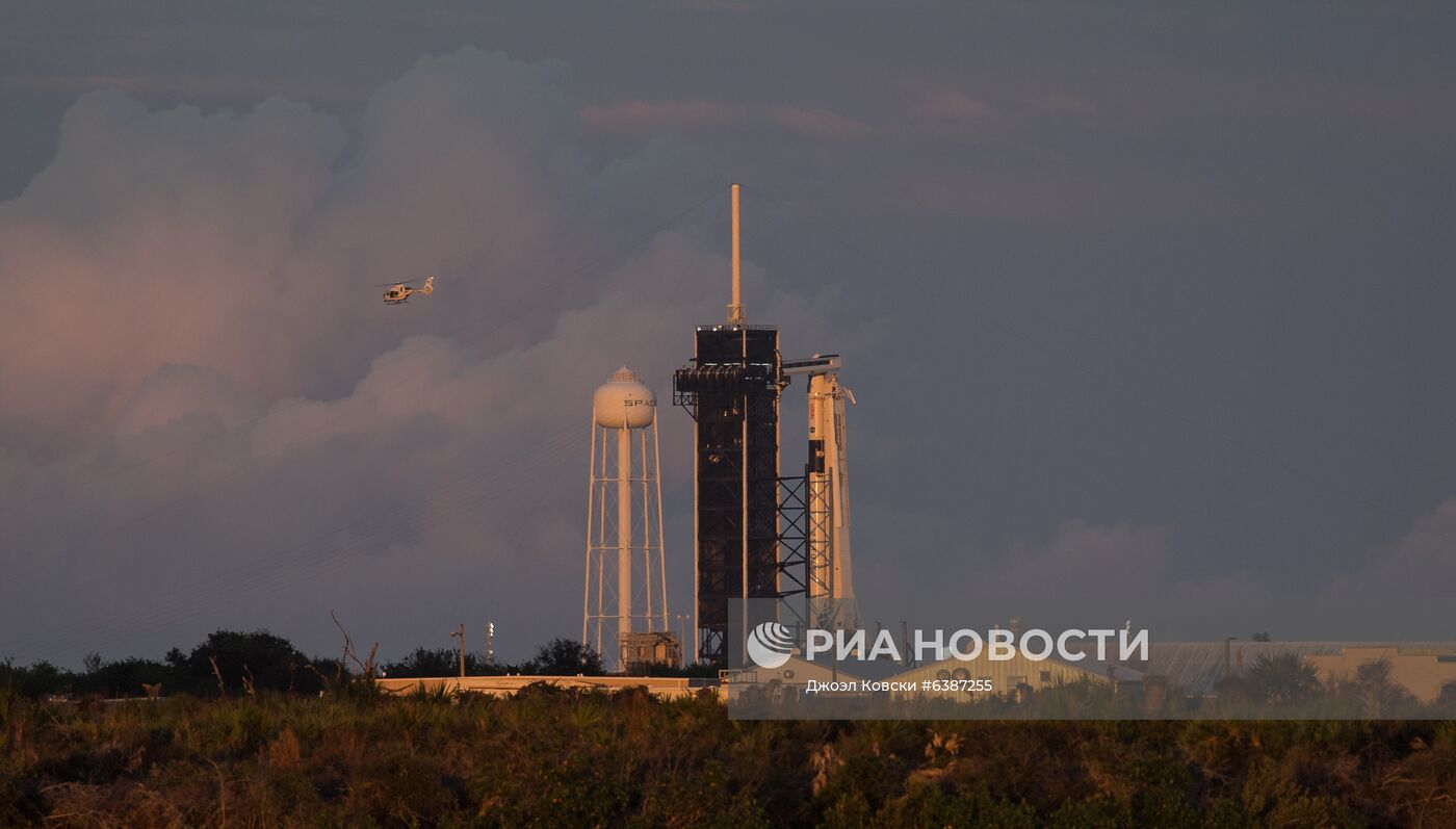 Старт Falcon 9 с кораблем Crew Dragon