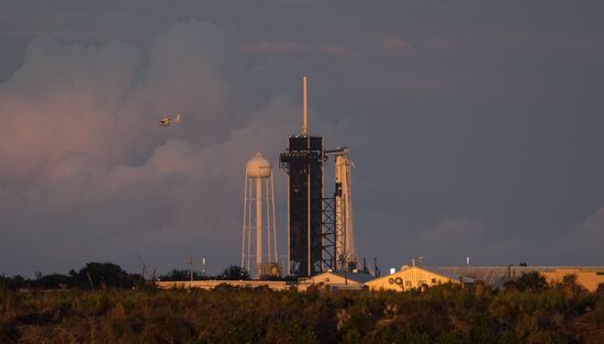 Старт Falcon 9 с кораблем Crew Dragon 