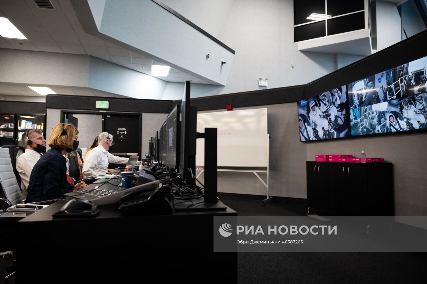 Старт Falcon 9 с кораблем Crew Dragon 