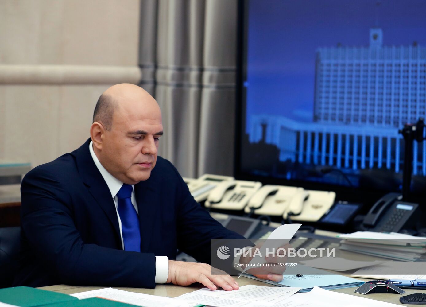 Премьер-министр РФ М. Мишустин провел совещание с вице-премьерами РФ
