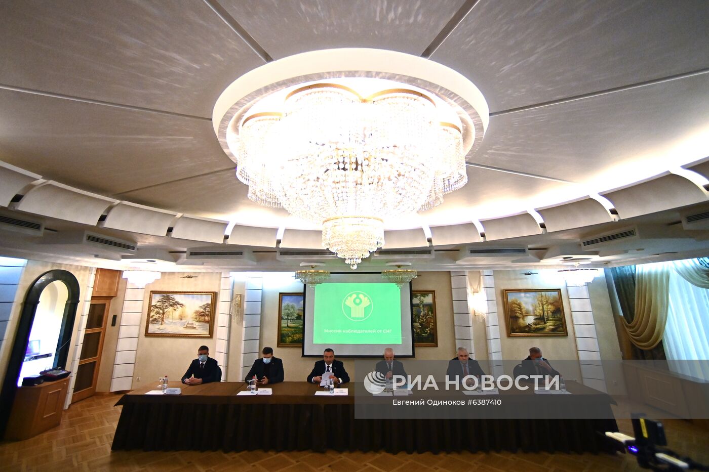 Пресс-конференция миссии наблюдателей от СНГ на выборах президента Молдавии
