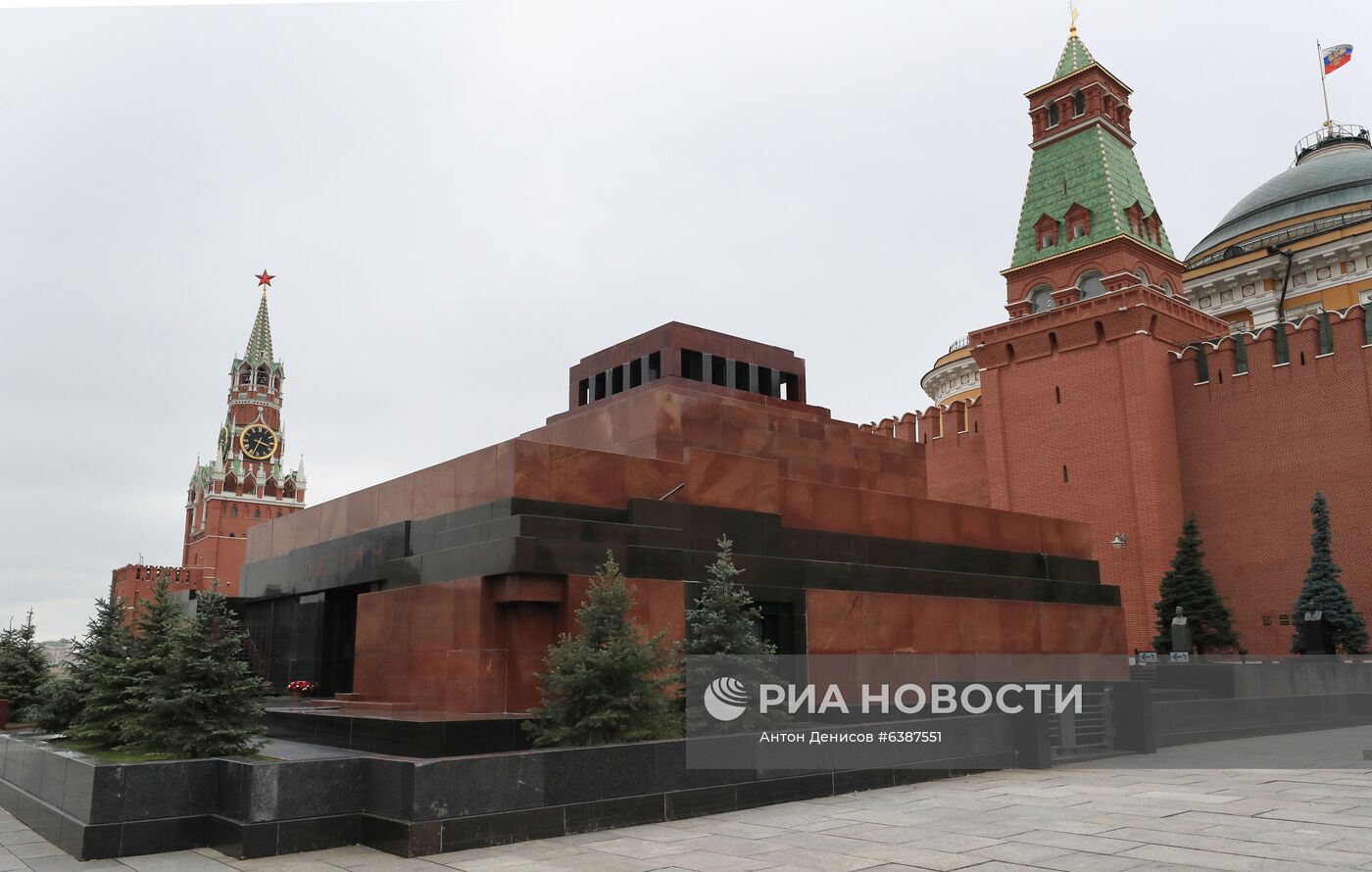 С 17 ноября закрывается допуск посетителей в Мавзолей Ленина и к некрополю у Кремлевской стены